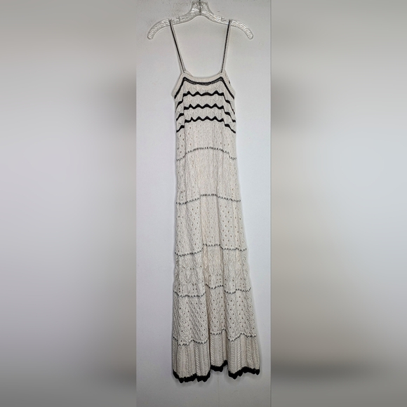 Olive+Oak • CONTRASTING BINDING SWEETHEART POINTELLE CROCHET KNIT MAXI DRESS - Picture 12 of 13